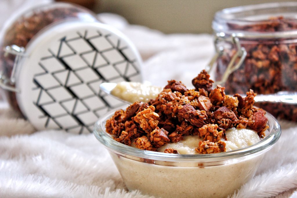 Compote pommes, amande, crème marrons, granola amande coco vegan sans gluten sans lactose végétarien