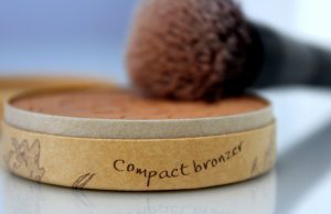 Poudre de soleil Bronzer Contouring Couleur Caramel marque maquillage vegan naturel bio