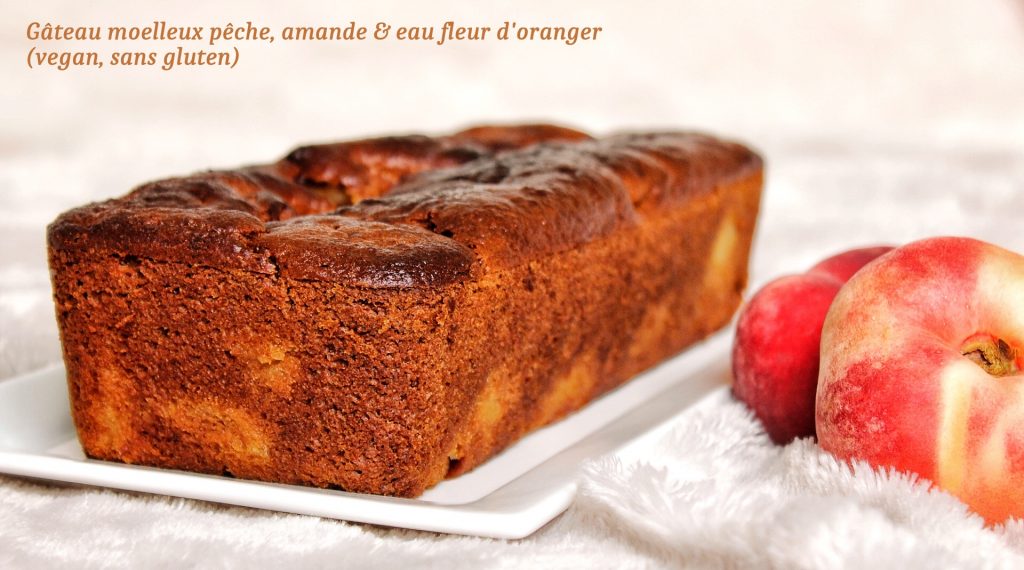 Gâteau moelleux pêche amande eau fleur oranger vegan sans gluten sans lactose sans œufs