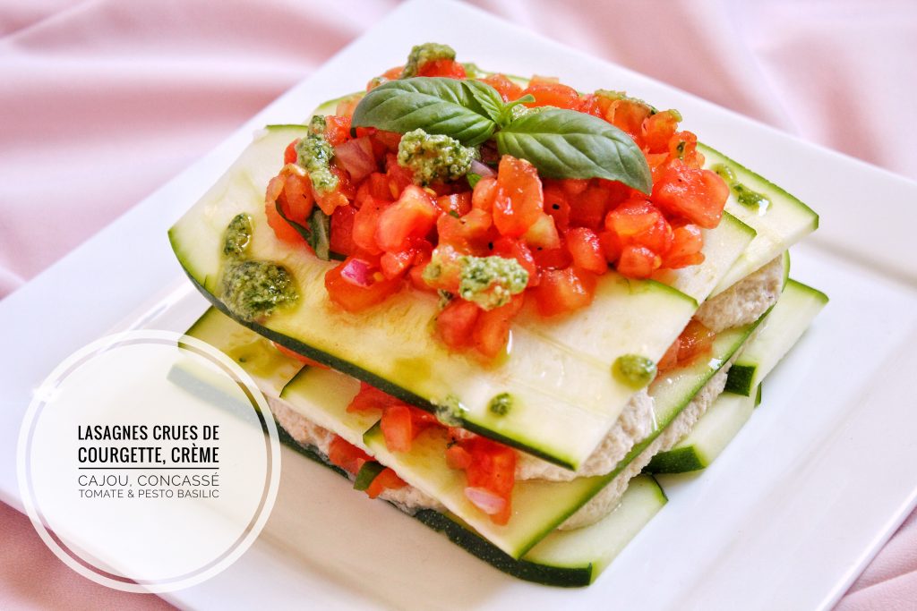 Lasagnes crues courgette, crème cajou, concassé tomate, pesto basilic, vegan, sans gluten, végétarien, cru, sans lactose