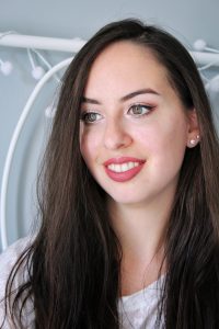 Laura Healthy Vegan Purobio Cosmetics